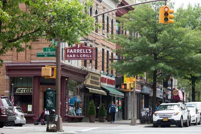 Farrell's Bar & Grill, Brooklyn 
